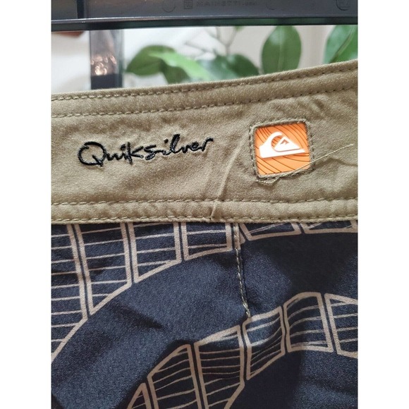 Quicksilver Men Beige & Black Polyester Pull On Stretch Swimwear Shorts Size 32 - Picture 8 of 15